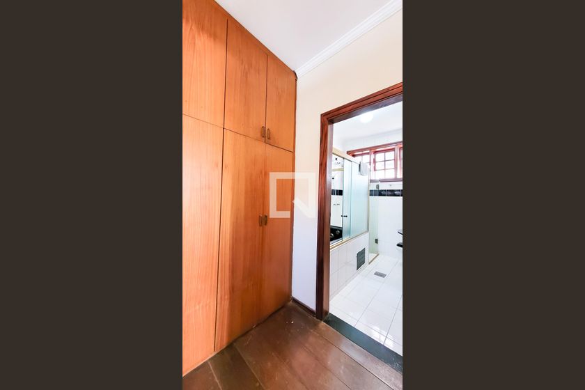 Casa à Venda - Jardim Flamboyant, 4 Quartos,  498 m2 em , Campinas - sp | SoloBR