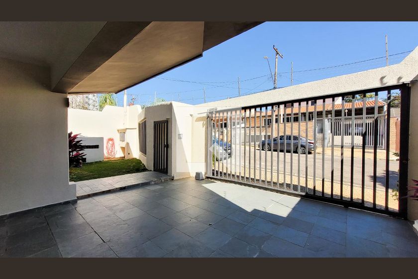 Casa à Venda - Jardim Flamboyant, 4 Quartos,  498 m2 em , Campinas - sp | SoloBR