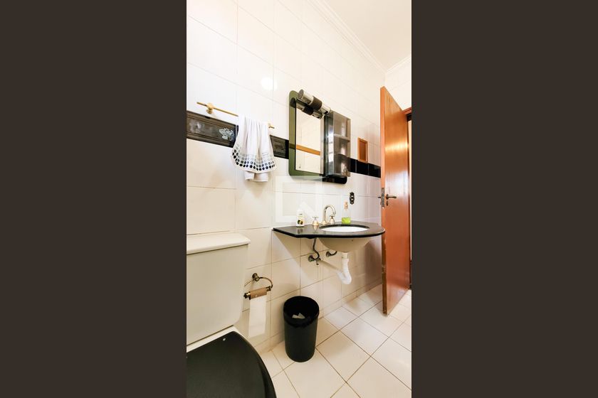 Casa à Venda - Jardim Flamboyant, 4 Quartos,  498 m2 em , Campinas - sp | SoloBR