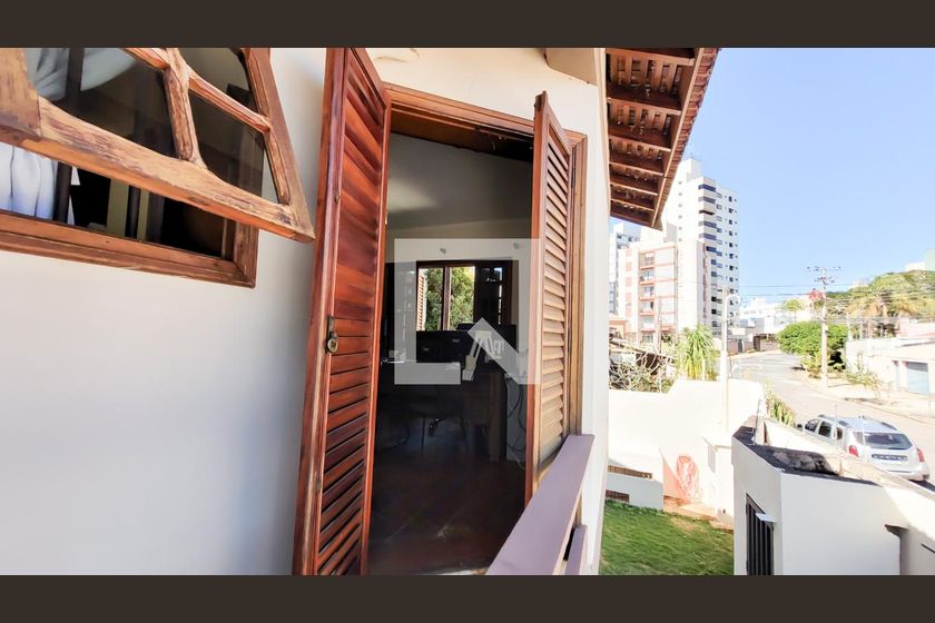 Casa à Venda - Jardim Flamboyant, 4 Quartos,  498 m2 em , Campinas - sp | SoloBR