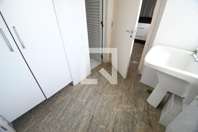Apartamento à Venda - Mansões Santo Antônio, 4 Quartos,  213 m2 em , Campinas - sp | SoloBR