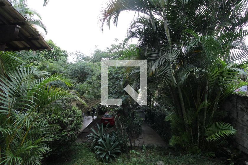 Casa, 4 quartos, 240 m² - Foto 19