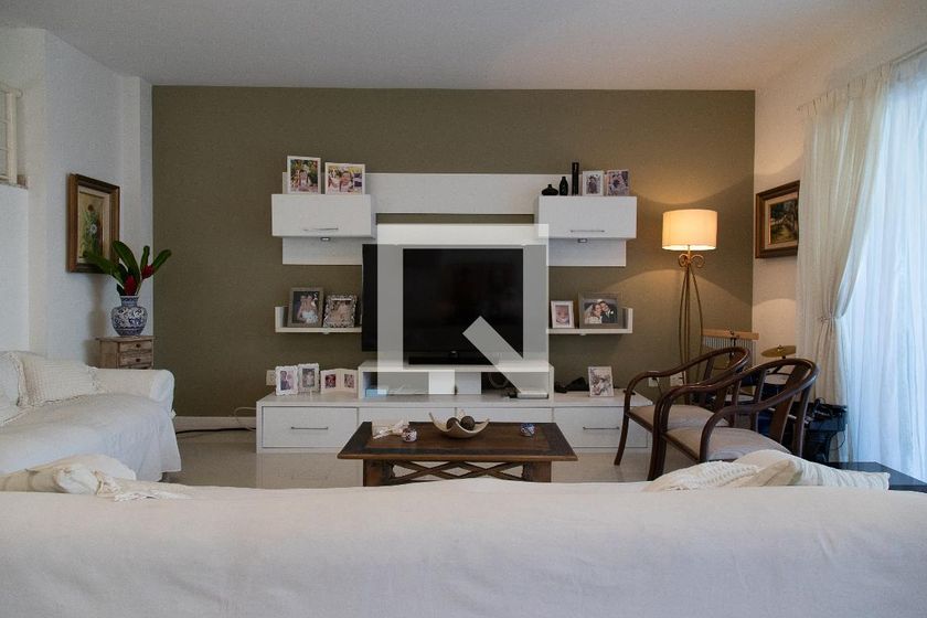 Casa, 4 quartos, 257 m² - Foto 1