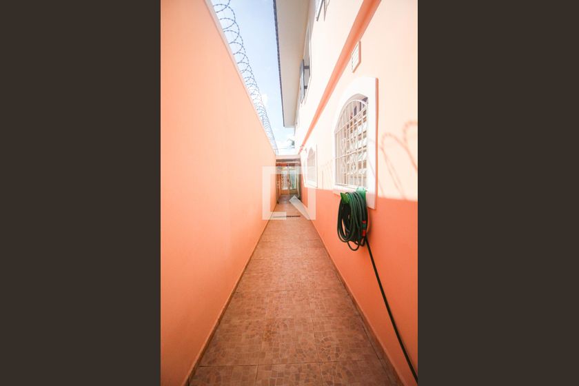 Casa, 3 quartos, 240 m² - Foto 47