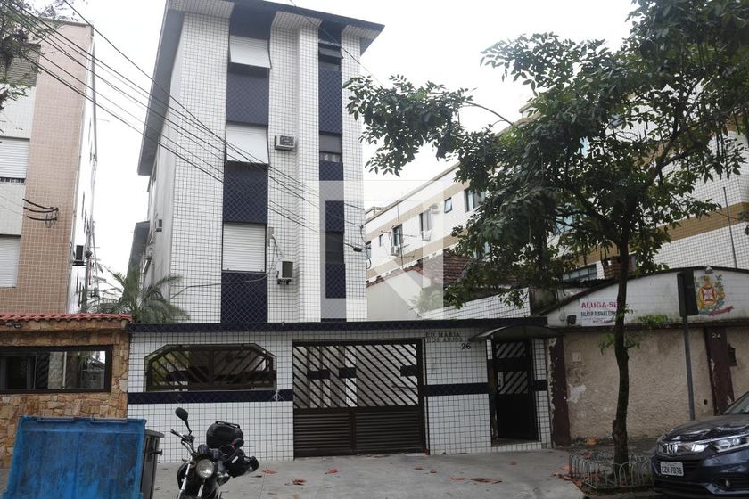 Condomínio em Rua Almirante Barroso, 33, Campo Grande Santos Alugue