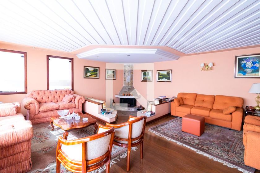 Casa, 4 quartos, 330 m² - Foto 1