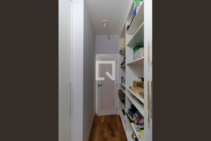 Casa à Venda - Mansões Santo Antônio, 5 Quartos,  370 m2 em , Campinas - sp | SoloBR