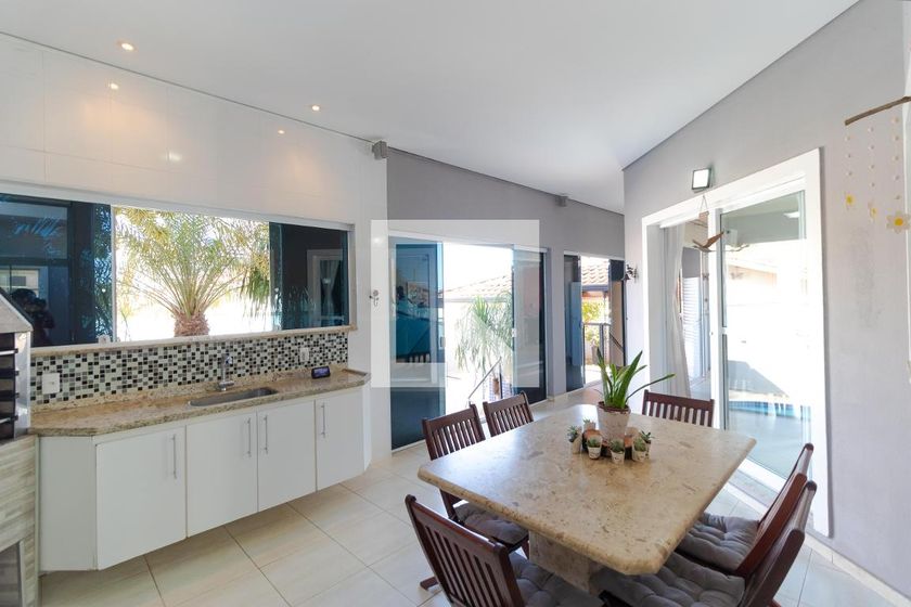 Casa à Venda - Mansões Santo Antônio, 5 Quartos,  370 m2 em , Campinas - sp | SoloBR