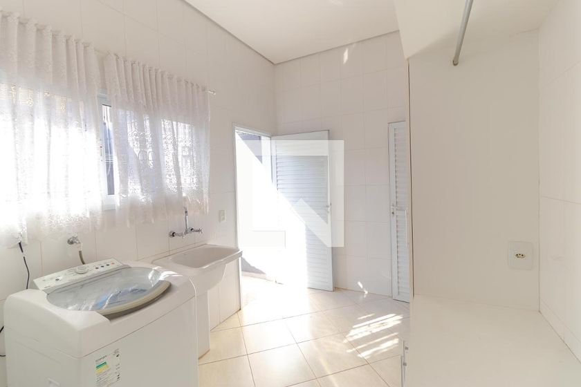 Casa à Venda - Mansões Santo Antônio, 5 Quartos,  370 m2 em , Campinas - sp | SoloBR