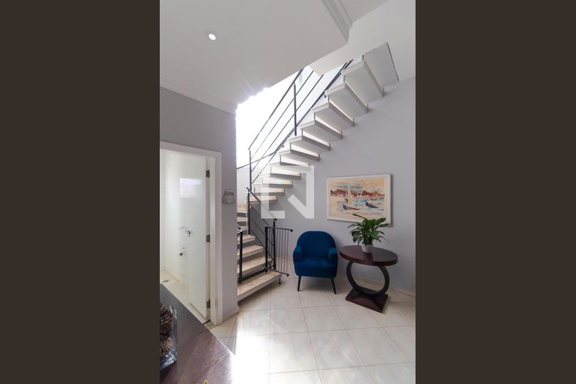 Casa à Venda - Mansões Santo Antônio, 5 Quartos,  370 m2 em , Campinas - sp | SoloBR