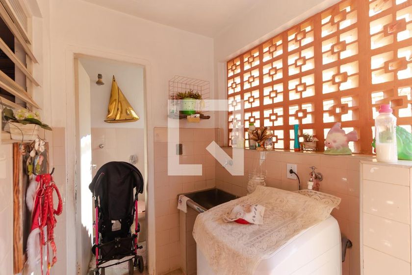 Casa à Venda - Taquaral, 3 Quartos,  350 m2 em , Campinas - sp | SoloBR