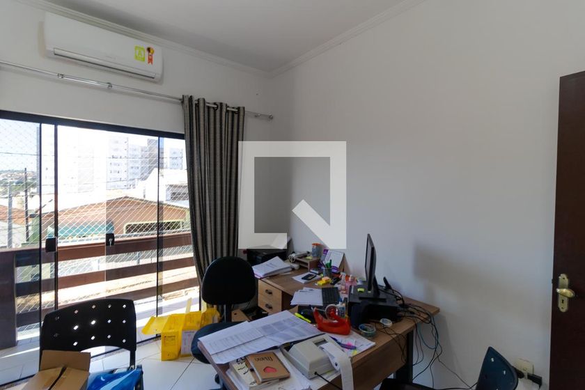Casa à Venda - Parque Prado, 5 Quartos,  202 m2 em , Campinas - sp | SoloBR