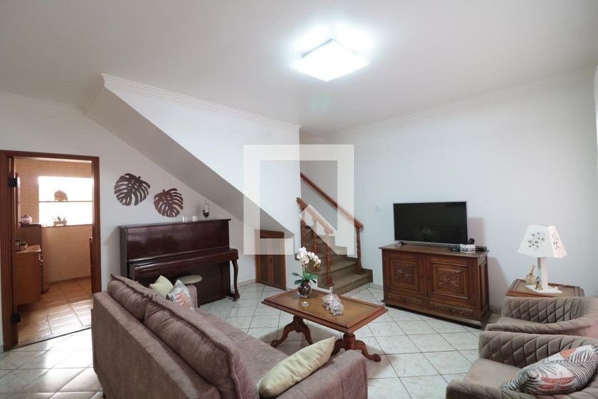 Casa, 4 quartos, 153 m² - Foto 1