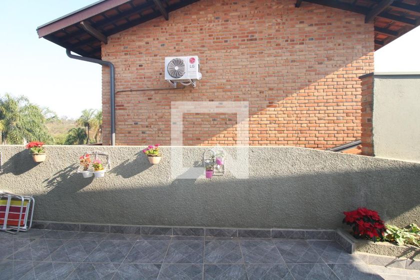 Casa à Venda - Vila Brandina, 3 Quartos,  360 m2 em , Campinas - sp | SoloBR