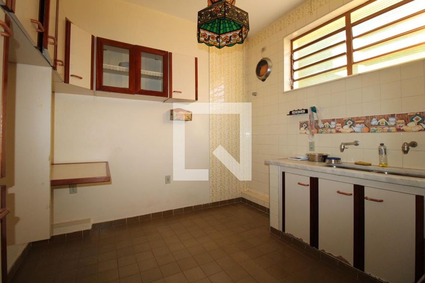 Casa à Venda - Vila Brandina, 3 Quartos,  360 m2 em , Campinas - sp | SoloBR