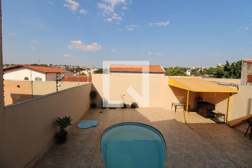 Casa à Venda - Jardim Flamboyant, 3 Quartos,  260 m2 em , Campinas - sp | SoloBR