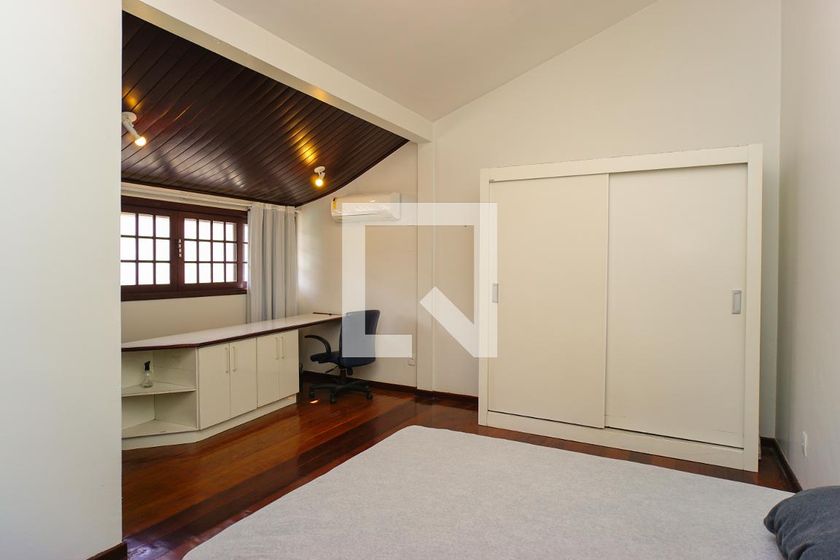 Casa, 3 quartos, 264 m² - Foto 15