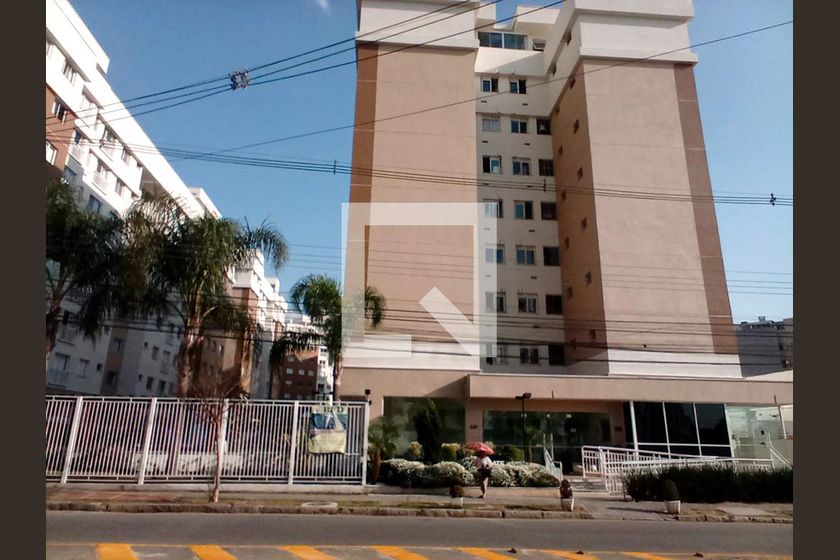 Alugue ou compre no Condomínio Up date - Portão , Curitiba - QuintoAndar