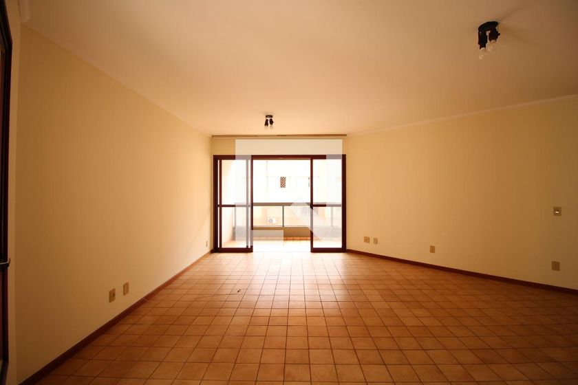 3-Bedroom Apartment for Rent in Centro, Ribeirão Preto for R$ 1,070.00