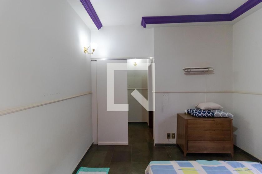 Casa à Venda - Jardim Flamboyant, 4 Quartos,  358 m2 em , Campinas - sp | SoloBR