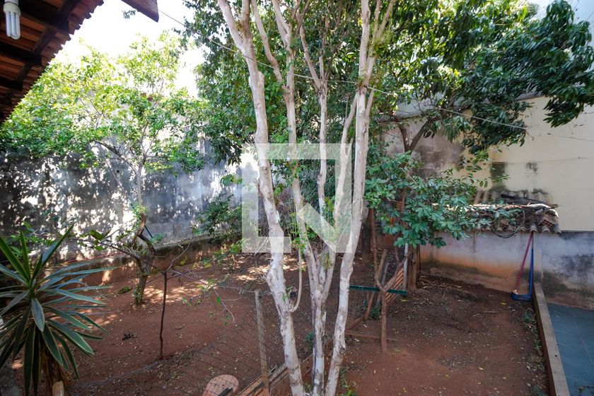 Casa à Venda - Jardim Flamboyant, 4 Quartos,  358 m2 em , Campinas - sp | SoloBR