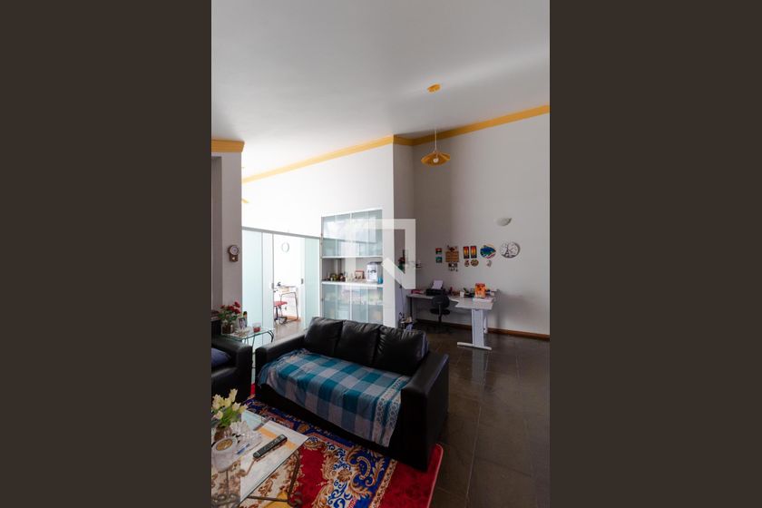 Casa à Venda - Jardim Flamboyant, 4 Quartos,  358 m2 em , Campinas - sp | SoloBR