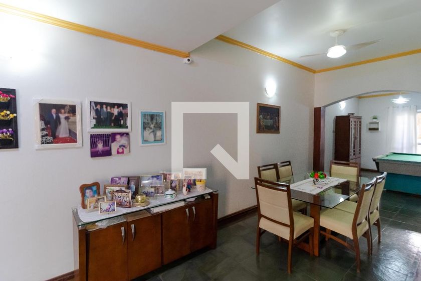 Casa à Venda - Jardim Flamboyant, 4 Quartos,  358 m2 em , Campinas - sp | SoloBR