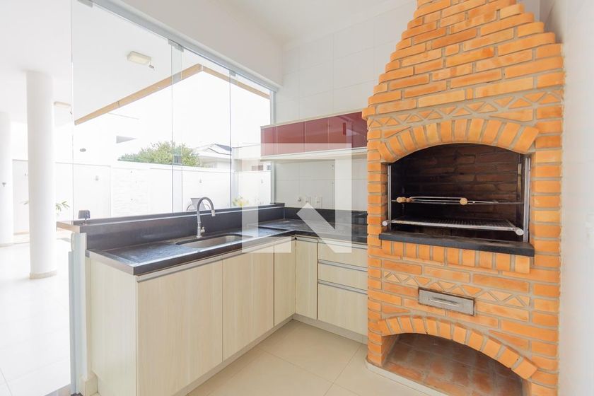 Casa à Venda - Swiss Park, 4 Quartos,  318 m2 em , Campinas - sp | SoloBR