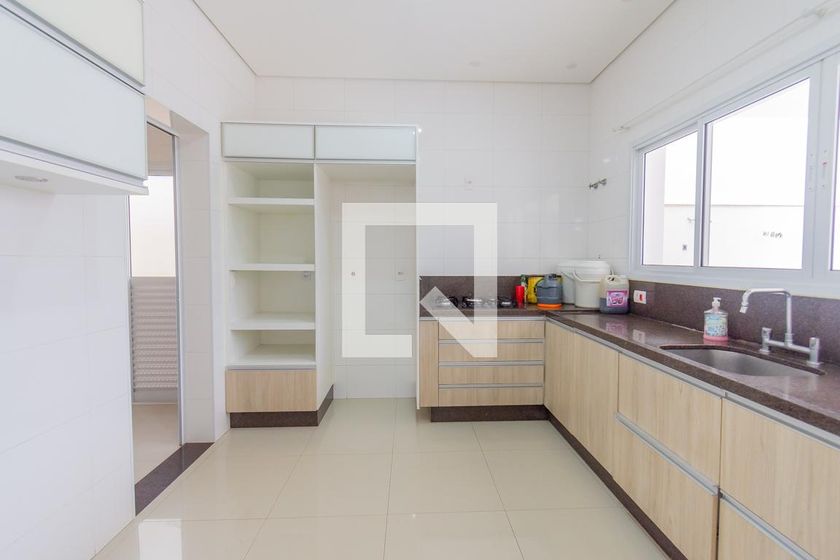 Casa à Venda - Swiss Park, 4 Quartos,  318 m2 em , Campinas - sp | SoloBR