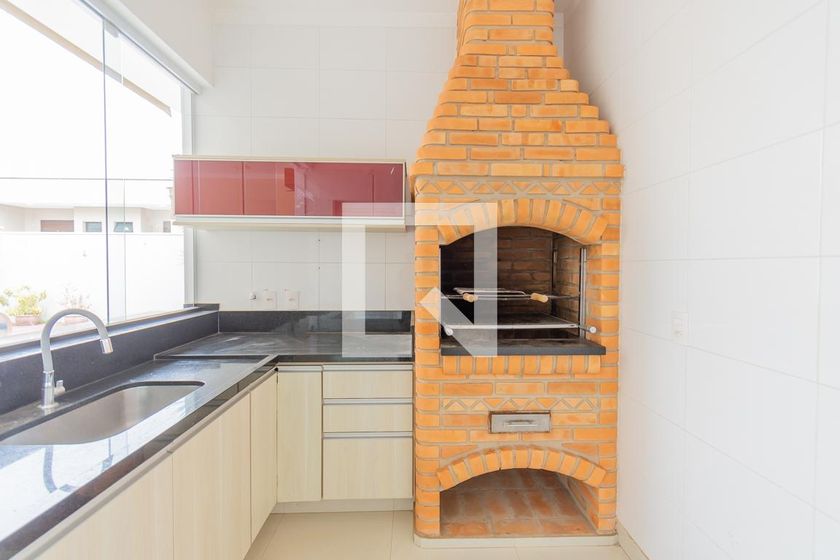 Casa à Venda - Swiss Park, 4 Quartos,  318 m2 em , Campinas - sp | SoloBR