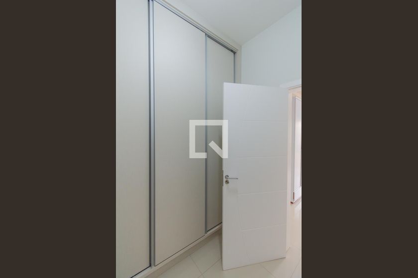 Casa à Venda - Swiss Park, 4 Quartos,  318 m2 em , Campinas - sp | SoloBR