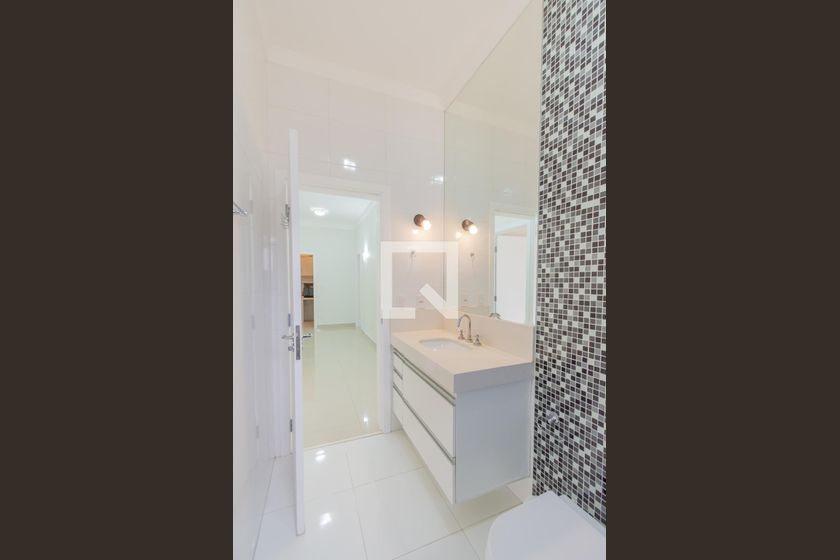 Casa à Venda - Swiss Park, 4 Quartos,  318 m2 em , Campinas - sp | SoloBR