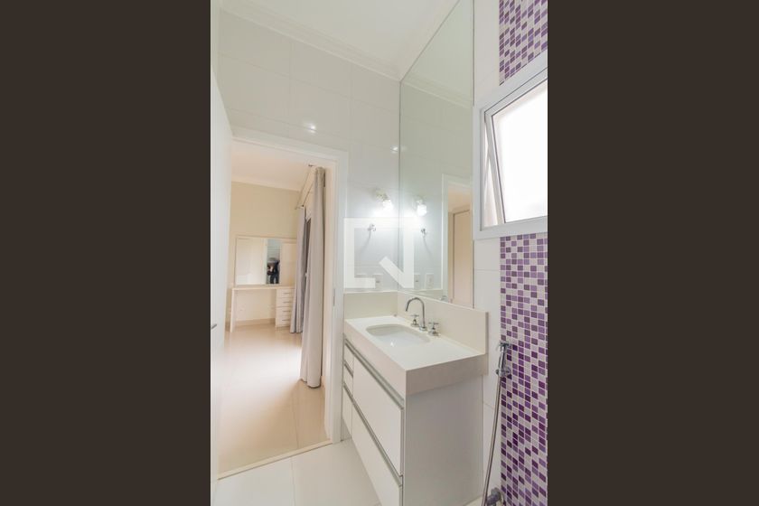 Casa à Venda - Swiss Park, 4 Quartos,  318 m2 em , Campinas - sp | SoloBR