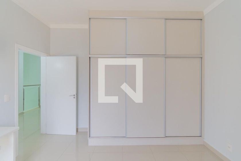 Casa à Venda - Swiss Park, 4 Quartos,  318 m2 em , Campinas - sp | SoloBR