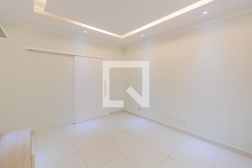 Casa à Venda - Swiss Park, 4 Quartos,  318 m2 em , Campinas - sp | SoloBR