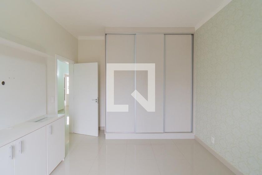 Casa à Venda - Swiss Park, 4 Quartos,  318 m2 em , Campinas - sp | SoloBR