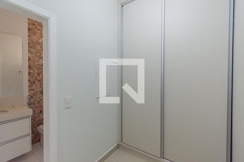 Casa à Venda - Swiss Park, 4 Quartos,  318 m2 em , Campinas - sp | SoloBR