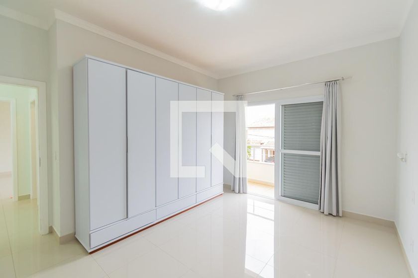 Casa à Venda - Swiss Park, 4 Quartos,  318 m2 em , Campinas - sp | SoloBR