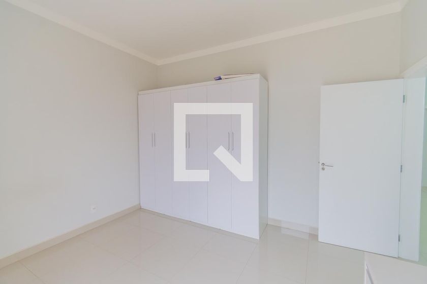 Casa à Venda - Swiss Park, 4 Quartos,  318 m2 em , Campinas - sp | SoloBR