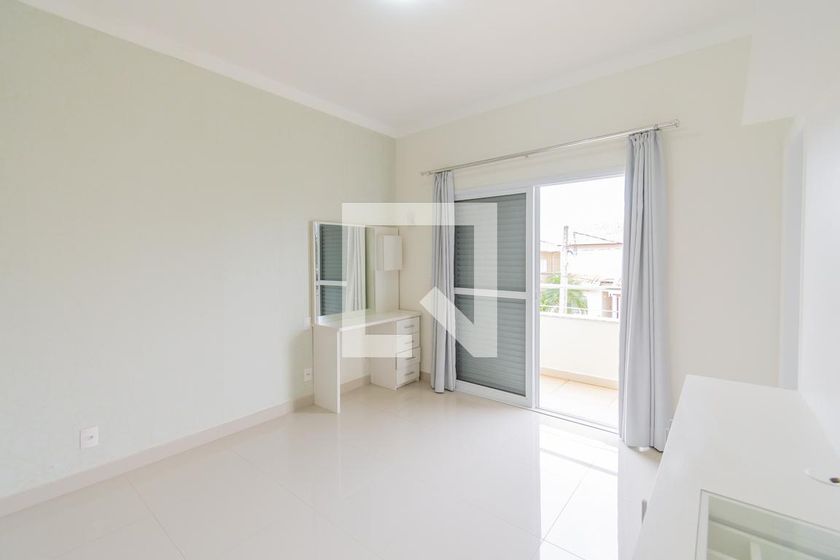Casa à Venda - Swiss Park, 4 Quartos,  318 m2 em , Campinas - sp | SoloBR