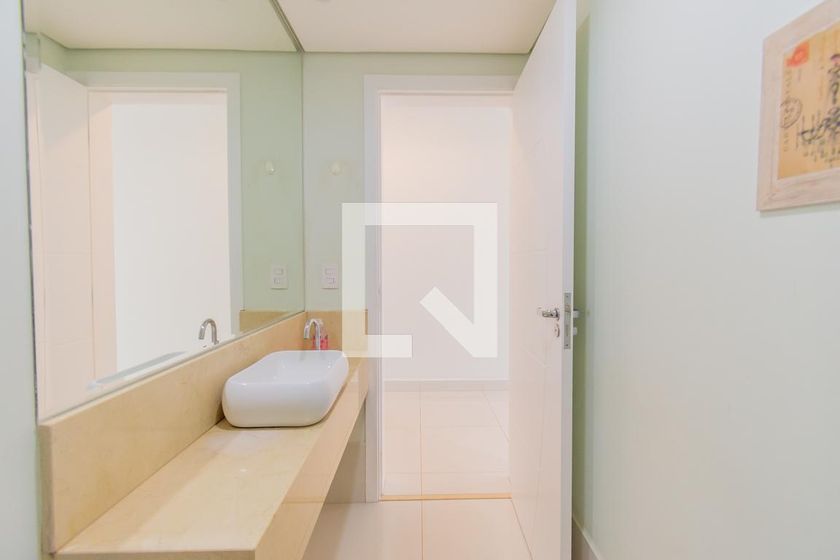 Casa à Venda - Swiss Park, 4 Quartos,  318 m2 em , Campinas - sp | SoloBR