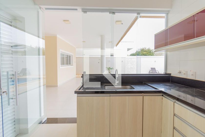 Casa à Venda - Swiss Park, 4 Quartos,  318 m2 em , Campinas - sp | SoloBR