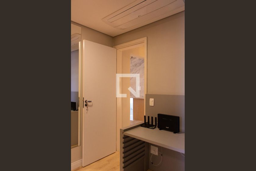 Apartamento à Venda - Cambuí, 2 Quartos,  136 m2 em , Campinas - sp | SoloBR