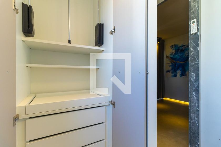 Apartamento à Venda - Cambuí, 1 Quarto,  108 m2 em , Campinas - sp | SoloBR