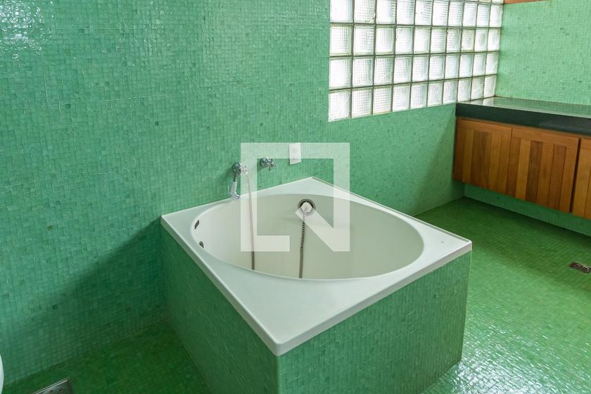 Casa à Venda - Mansões Santo Antônio, 3 Quartos,  250 m2 em , Campinas - sp | SoloBR