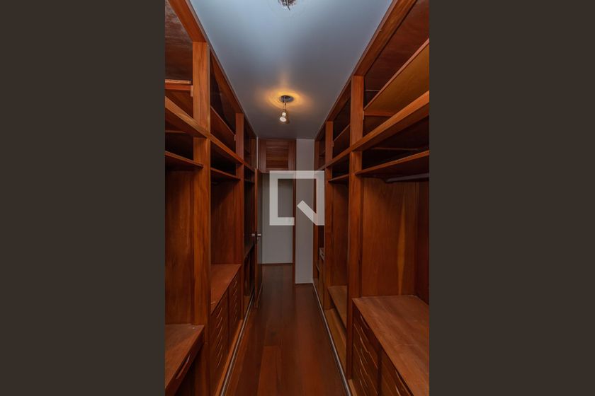 Casa à Venda - Mansões Santo Antônio, 3 Quartos,  250 m2 em , Campinas - sp | SoloBR