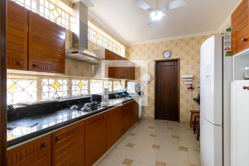 Casa à Venda - Jardim Chapadão, 4 Quartos,  490 m2 em , Campinas - sp | SoloBR