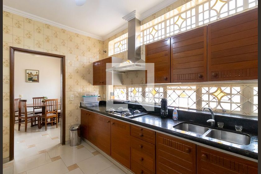 Casa à Venda - Jardim Chapadão, 4 Quartos,  490 m2 em , Campinas - sp | SoloBR