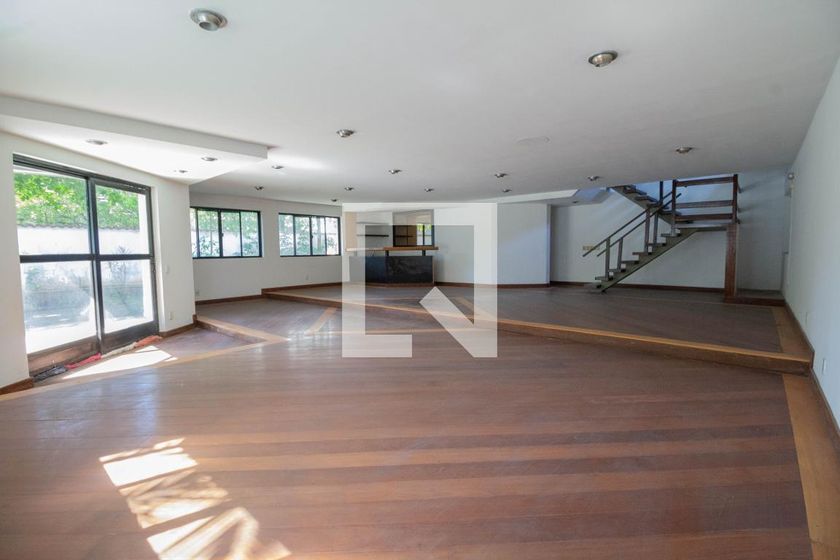 Casa, 6 quartos, 568 m² - Foto 1