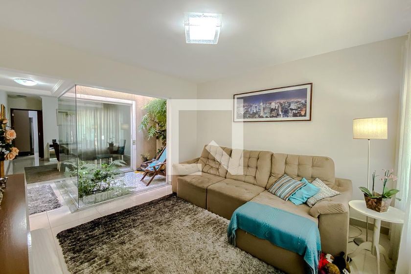 Casa, 3 quartos, 240 m² - Foto 1